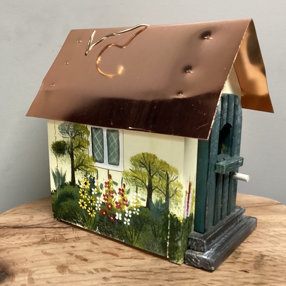 Other - 🟡 Hand Painted - Copper Roofed - Birdhouse - Excellent Condition - Unique Design